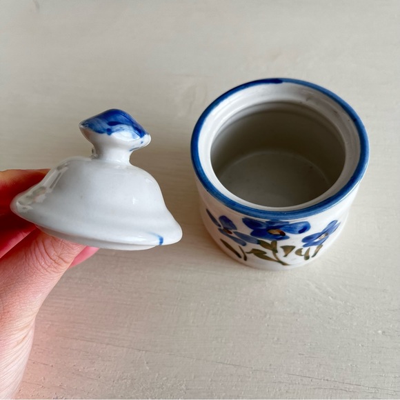 Vintage Porcelain jar - Picture 2 of 5